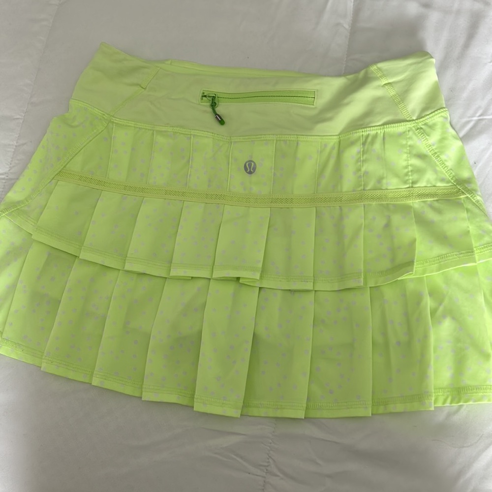 Lululemon tennis skirt size 4.